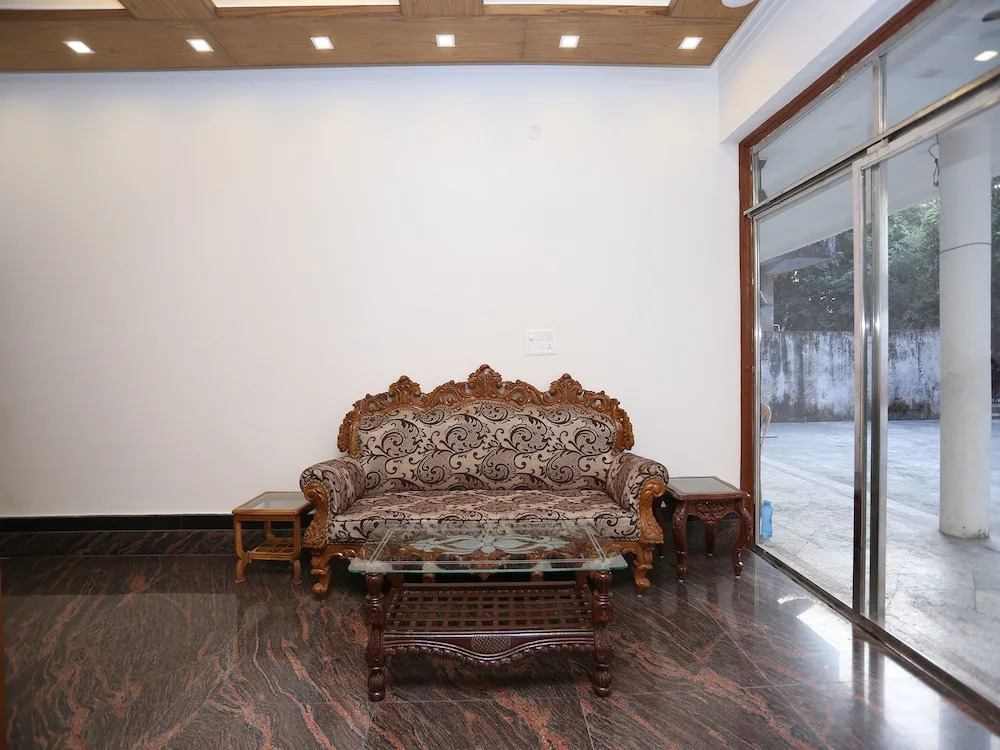 OYO 10448 Green View Home Stay