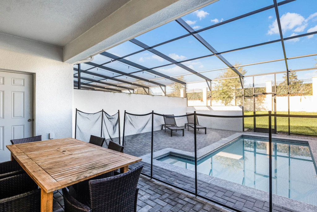 2422DUBAI, Kissimmee, US