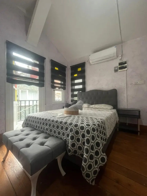 Taksim Cinar Suit