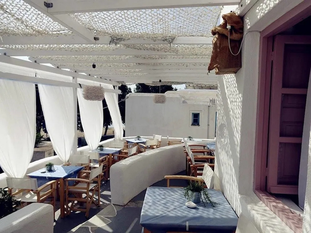 Porto Sikinos Hotel
