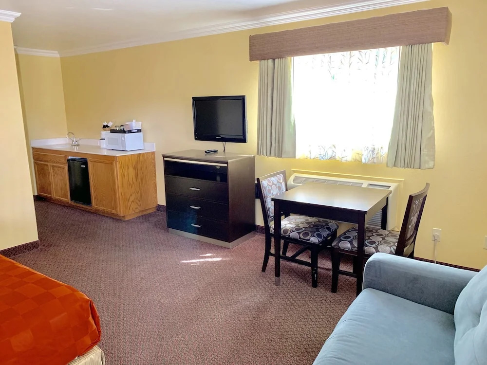 Ramada Inn Olive Tree