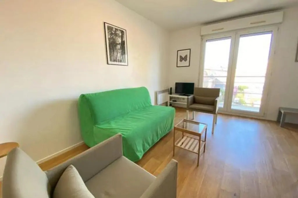 Beautiful Apartment For 4 With Balcony