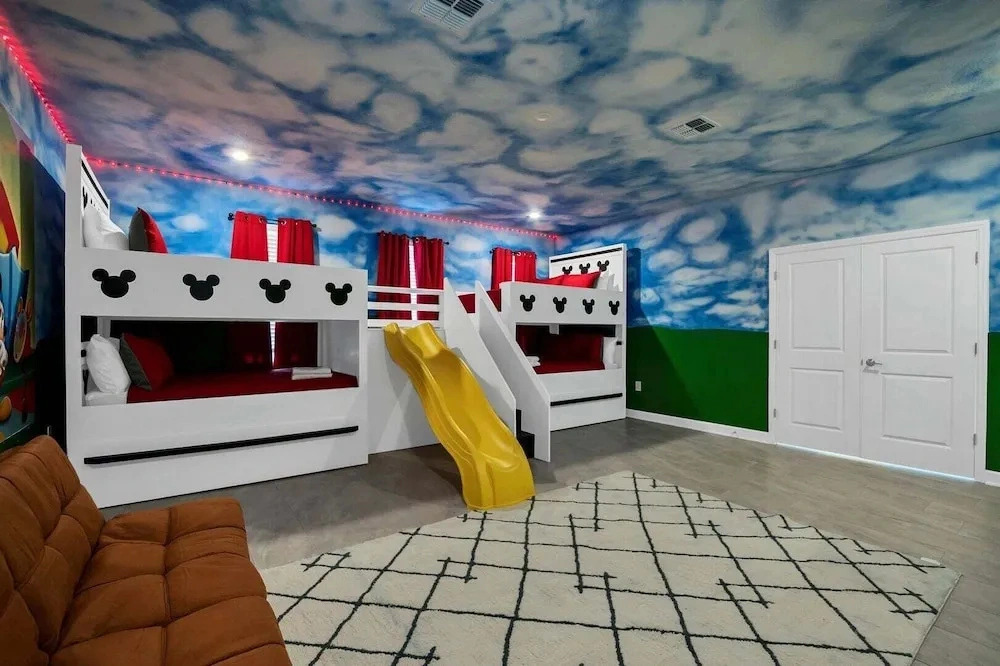 Magical Mickey Home 8min->disney