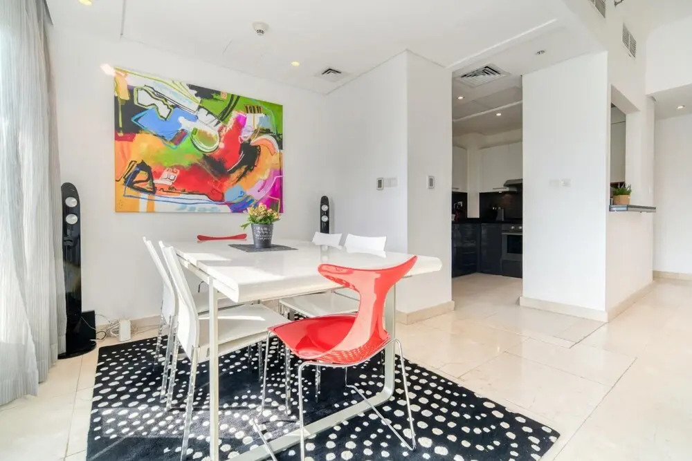 Big Bright Luxury Marina View Apt Near Beach