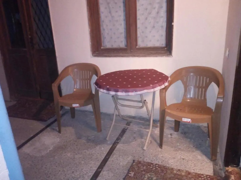Sobstvenih Dom Na Sutki Zdaeca