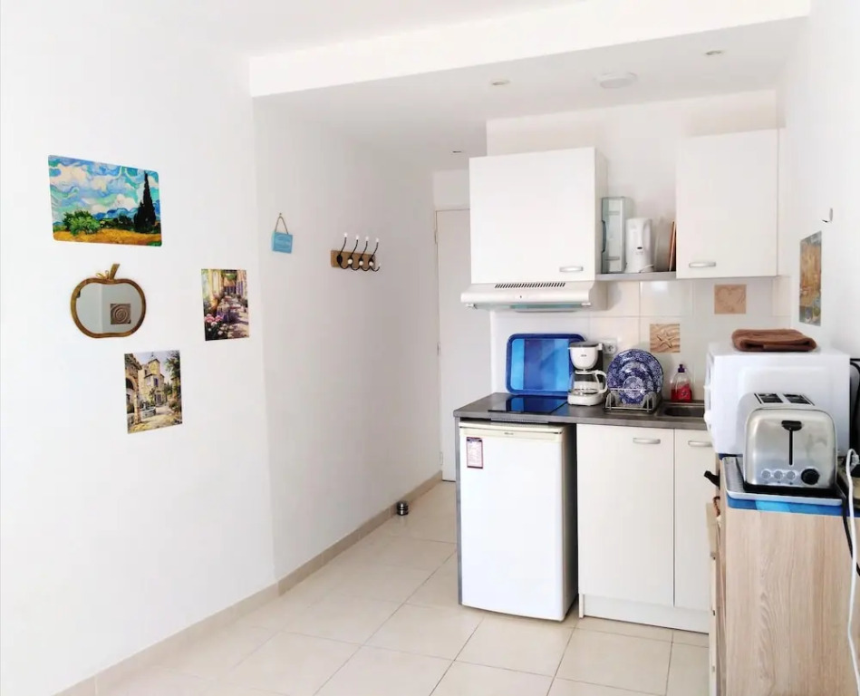 Studio In Cannes With Wonderful City View And Wifi 200 M From The Beach
