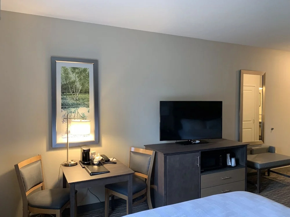 Little Crow Hotel & Conference, Trademark by Wyndham