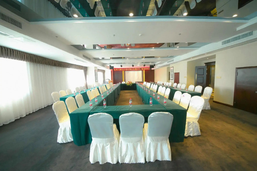 Yuhe Hotel