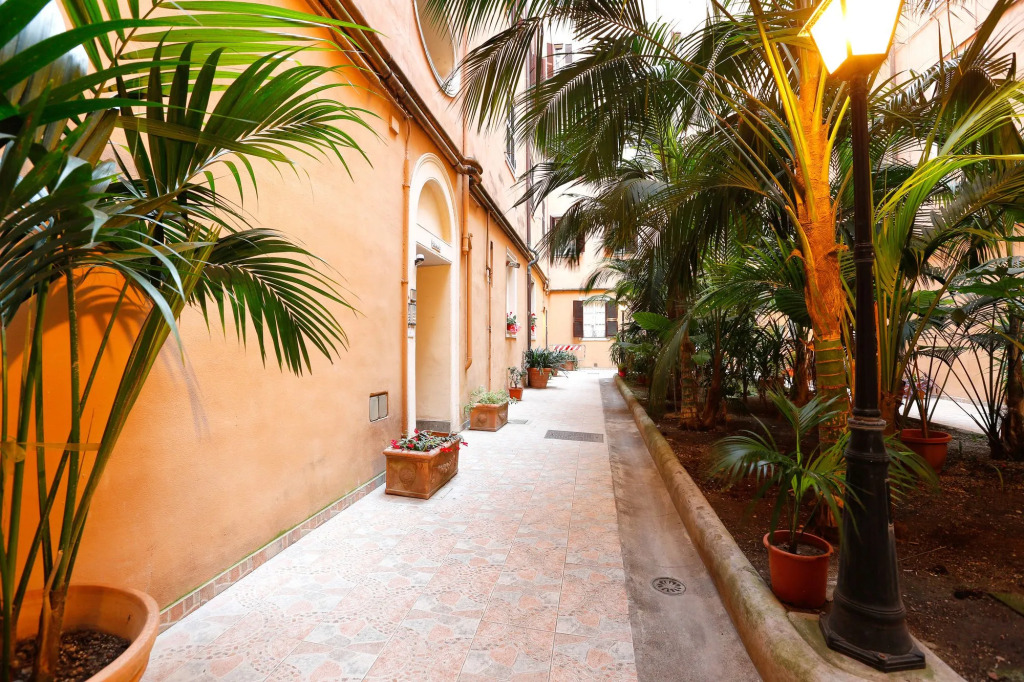 Vanella Rome Domus
