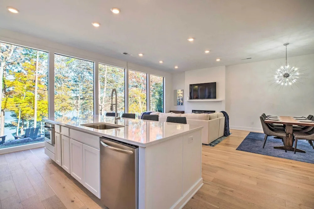 Lake Arrowhead Villa w/ Community Amenities!