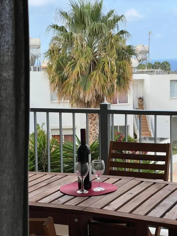 Sea view one bed apartment with pool in Peyia B7