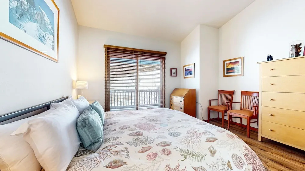 Snowcreek V #784 2 Bedroom Condo by RedAwning