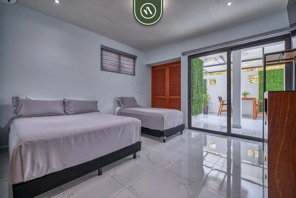 Modern 2BR Condo in Old Town - Private Terrace