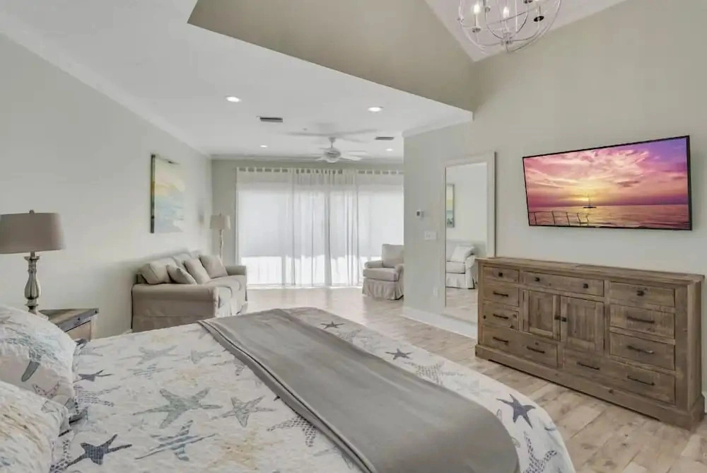 Beach Pointe 203
