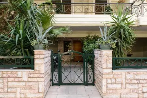 Apartment & Parking 100m Kerameikos Metro