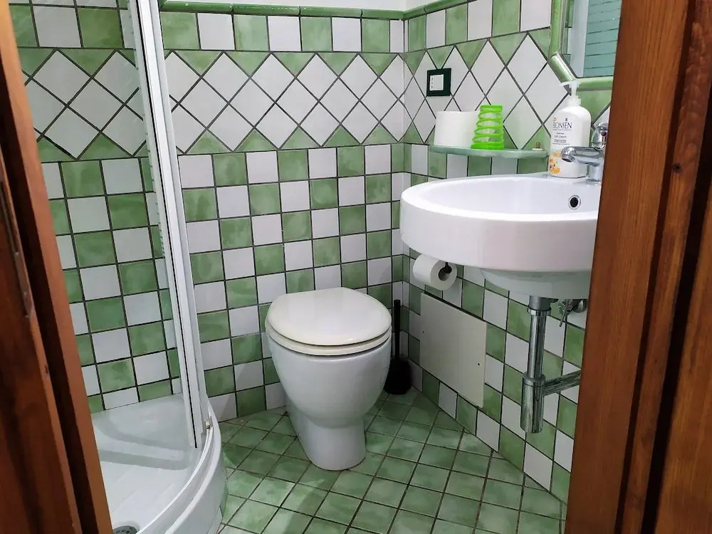Caprera Room - Air-conditioned Triple Room in Maranola - Formia