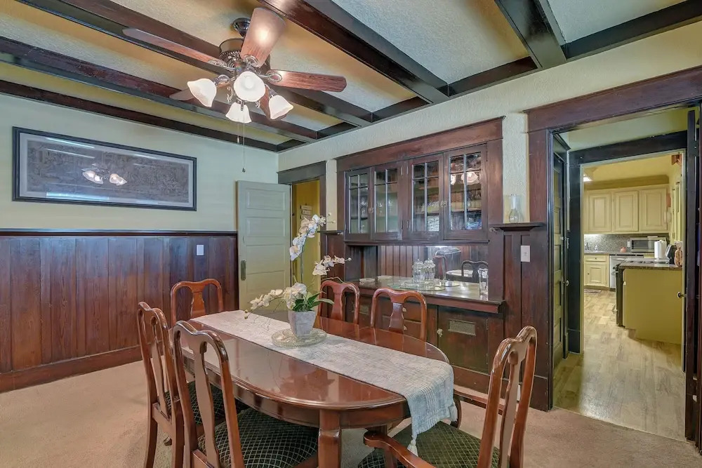 Central Galveston Home < 1 Mi to Beach!