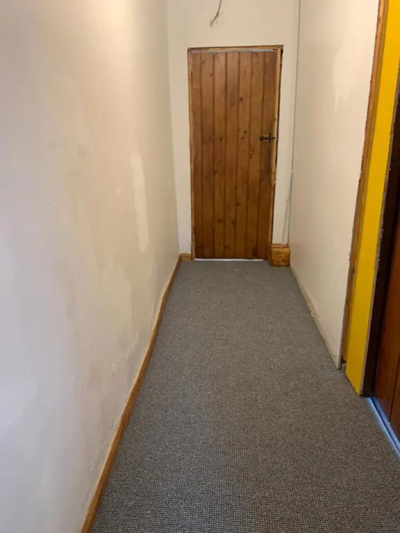 Corner Shop Apartments Sleeps 5 Parking