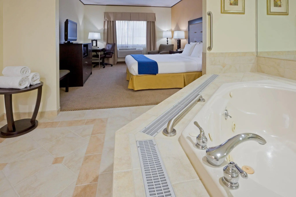 Holiday Inn Express Absecon-Atlantic City Area by IHG
