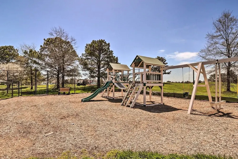 3 Mi to Beach: Ocean View Getaway w/ Pool Access
