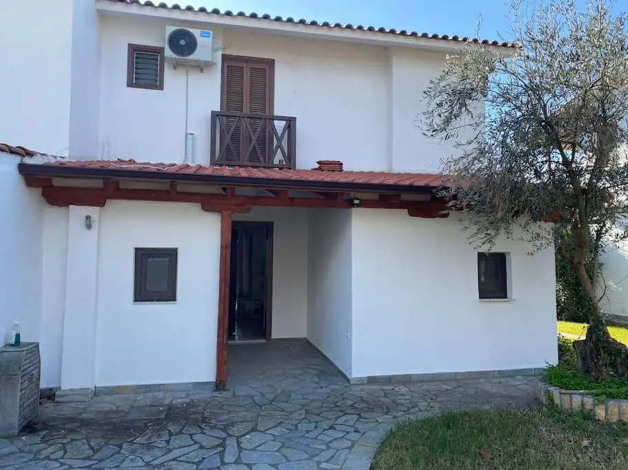 Private Beach Front Maisonette 3 Bedroom Mikiverna