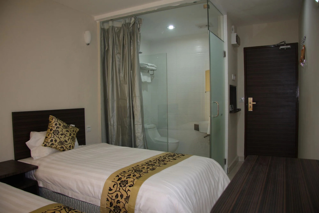 Azio Hotel & Residences