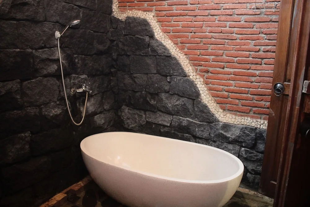 Djawata Resort & Gallery near Desa Wisata Kasongan Yogyakarta RedPartner