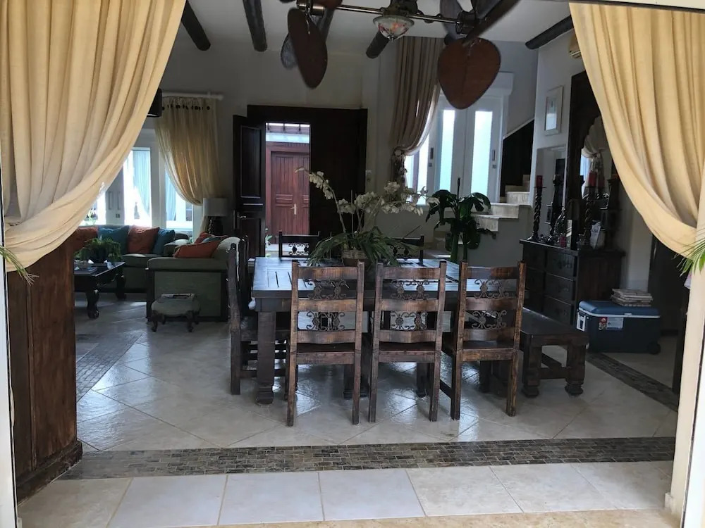 Villa Habibi Coson