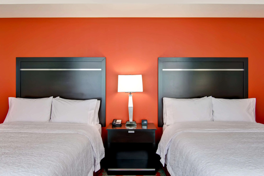 Hampton Inn and Suites Cincinnati - Downtown