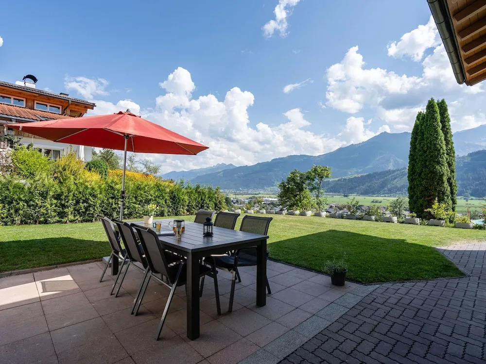 Opulent Holiday Home in Piesendorf with Sauna & Hot Tub