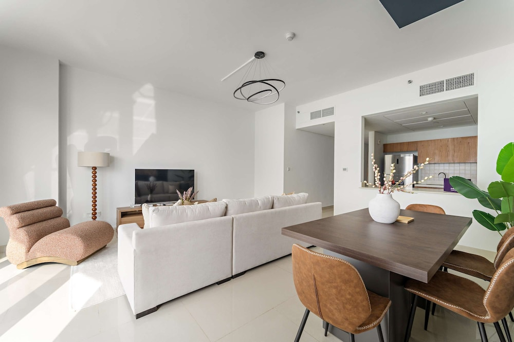 Silkhaus New 2bdr in Julphar Near Adgm