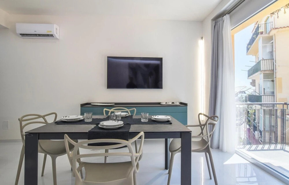 Stunning Apartment in Taormina With Wifi and 1 Bedrooms