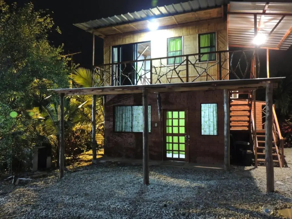 Cayo Ecovillage