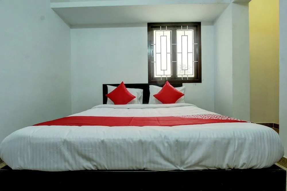 OYO 24597 Dheeran Home Stay