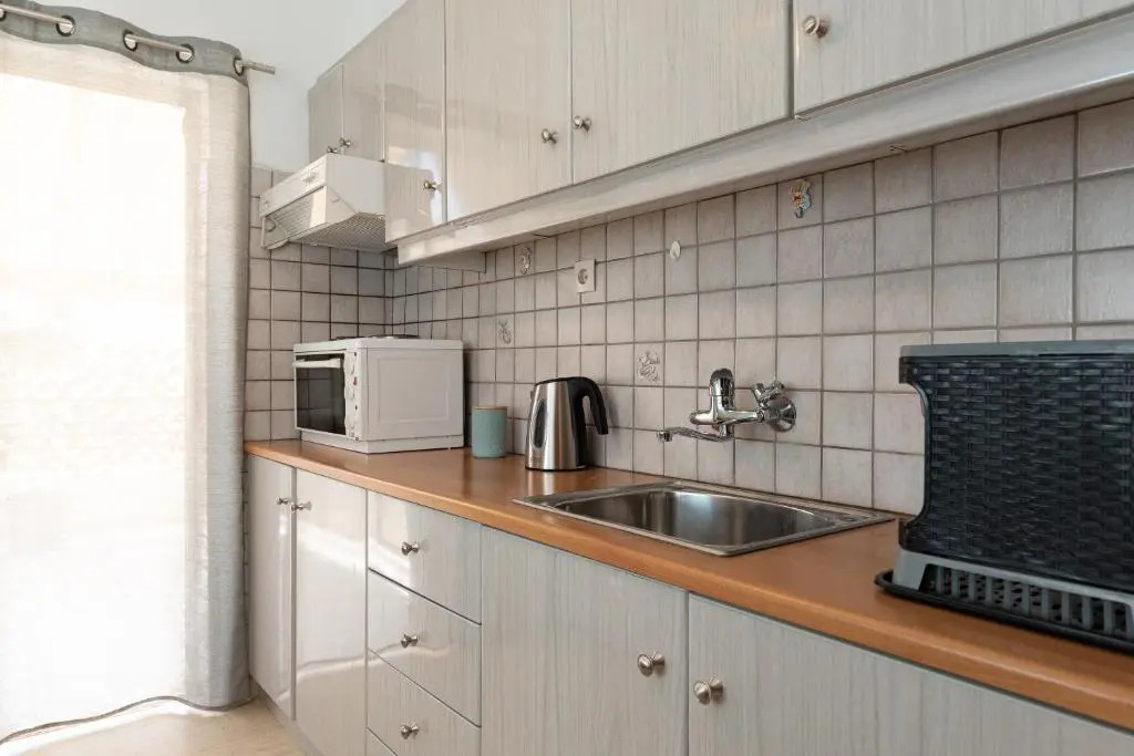 Loutraki apartment Greek open house
