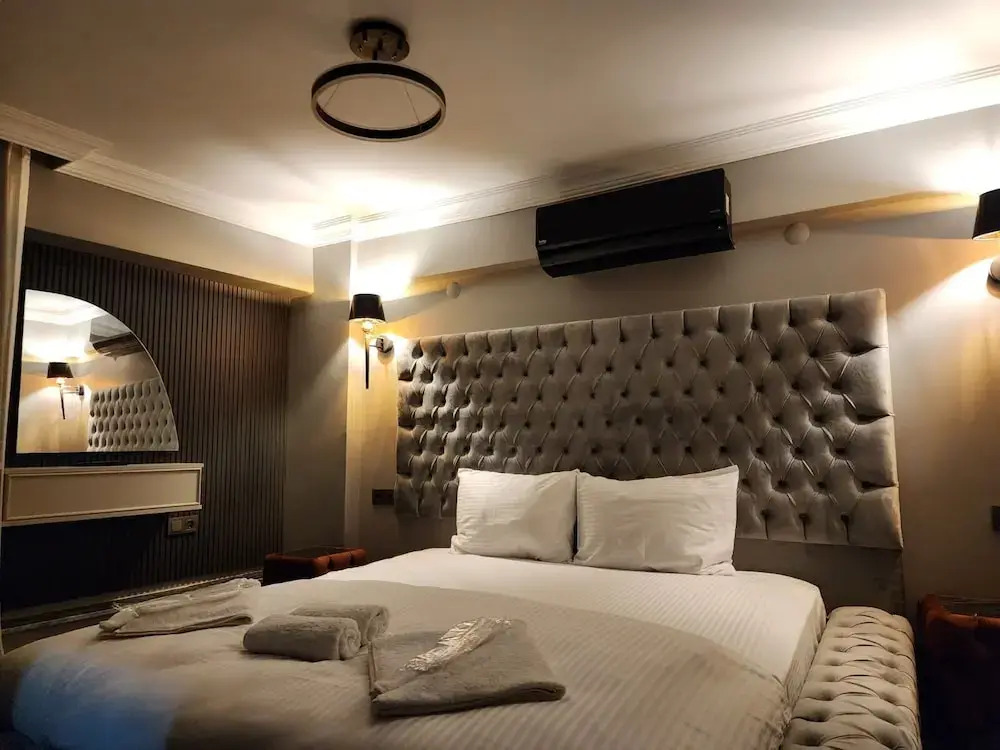 TALLES CITY HOTEL