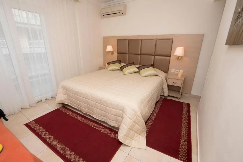 Hotel Avra