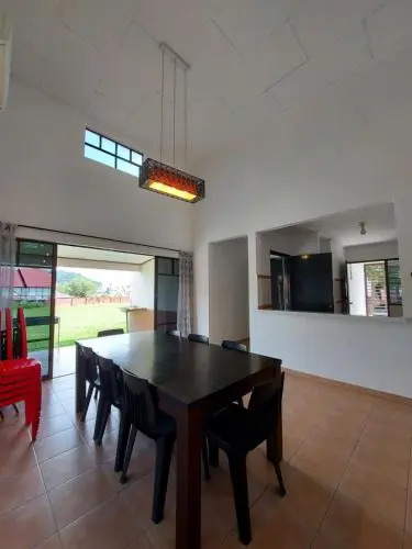 Holiday Villa Famosa