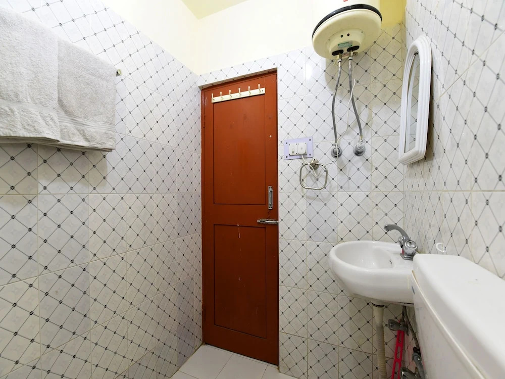 OYO 13871 Home Studio Cottage Kanyal Road