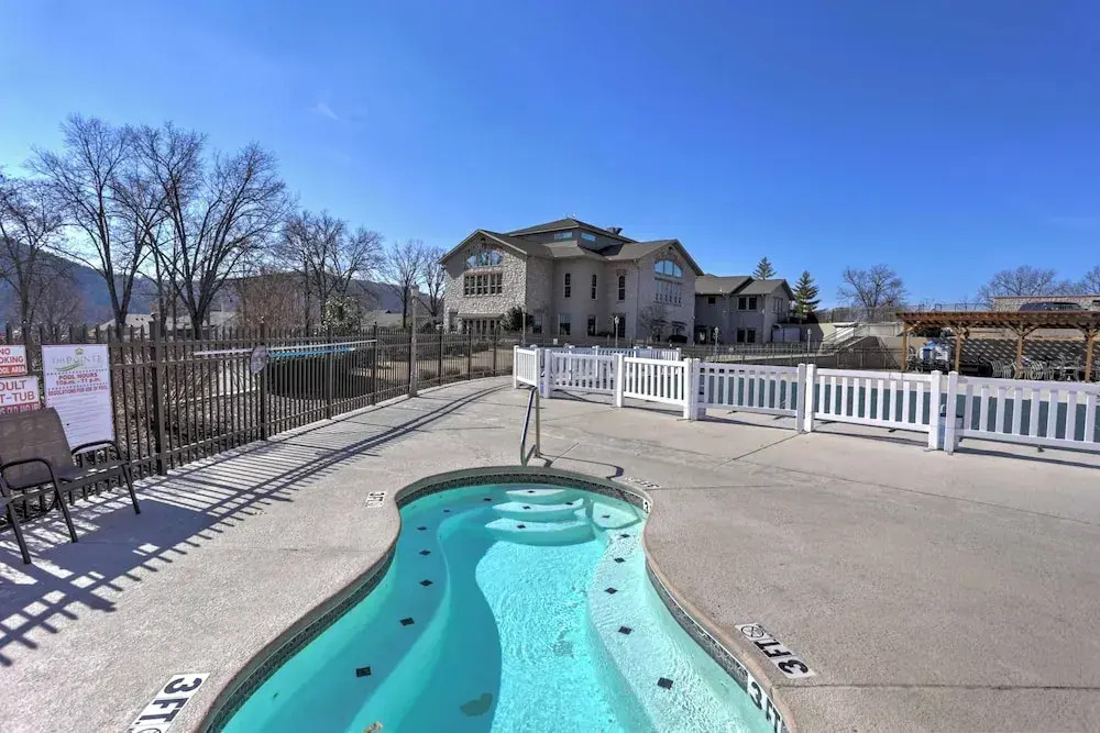 Updated Branson Condo w/ Indoor Pool Access!