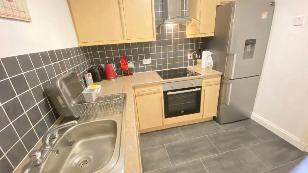 Paisley Central Apartment #3