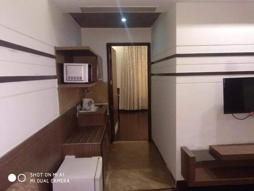 Hotel Windsor Heights ( All Rooms with Air Purifier)