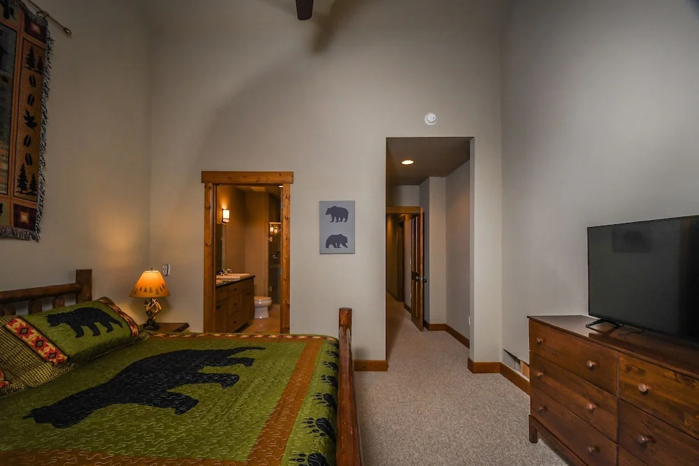 Big Sky 4 Bedroom Townhome