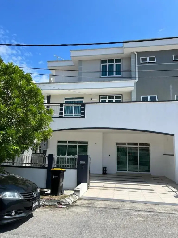 SWEET DREAM HOME 20PAX 3-Storey 5R5B SITIAWAN