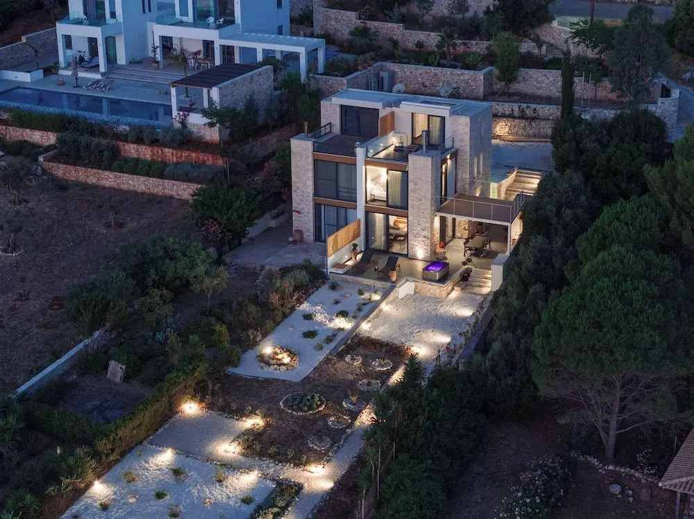 Terra Petra Luxury Villa - The Seafront Retreat
