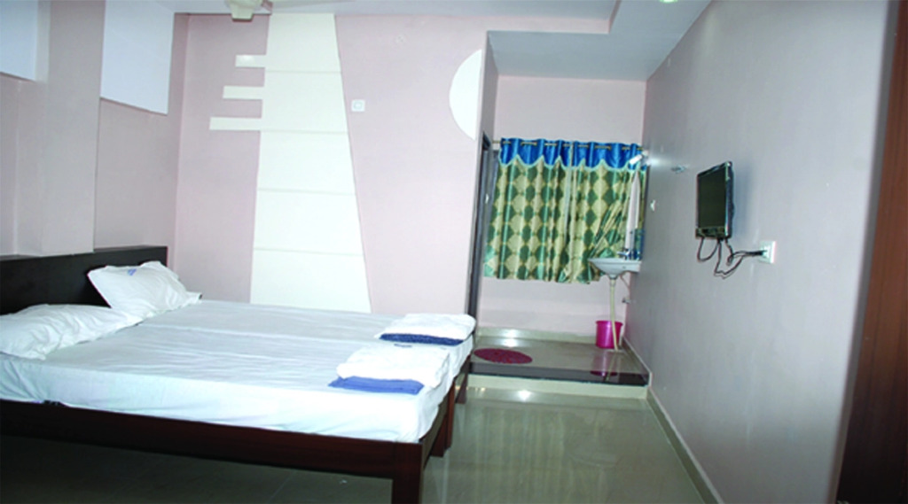 I-Roomz Naga Mayuri