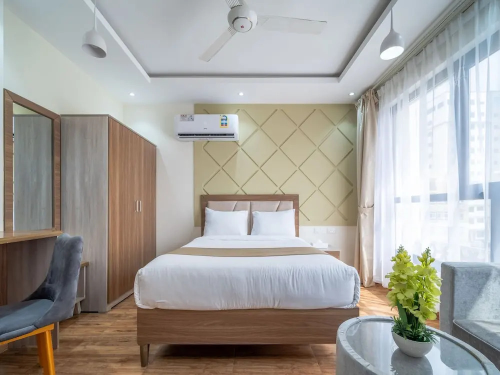 OYO Townhouse 156 Rose Hotel Apartments.