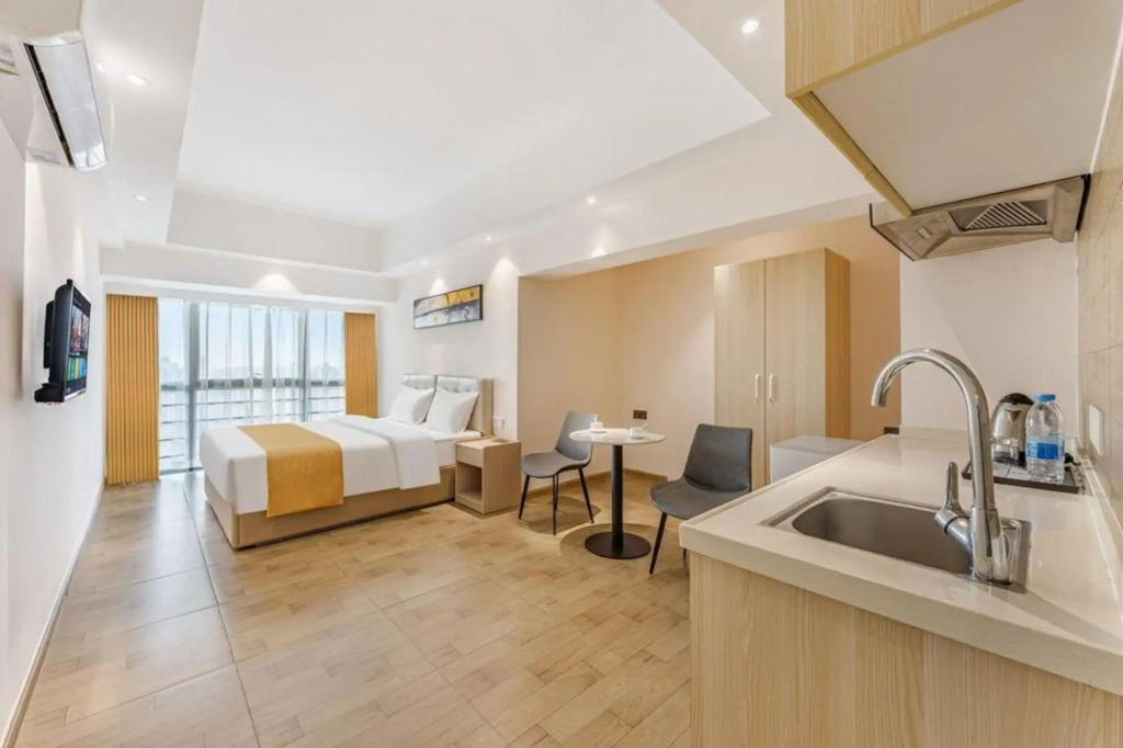 Platinum River International Apartment Hotel