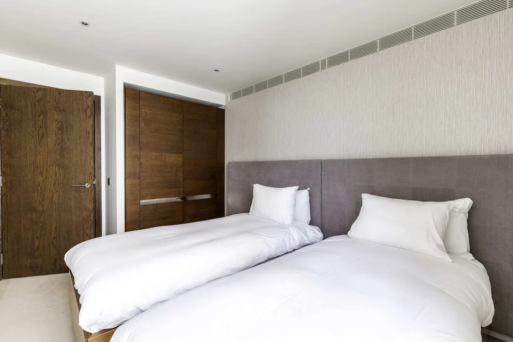 Beautiful 4 Bed Abode Near Imperial Wharf
