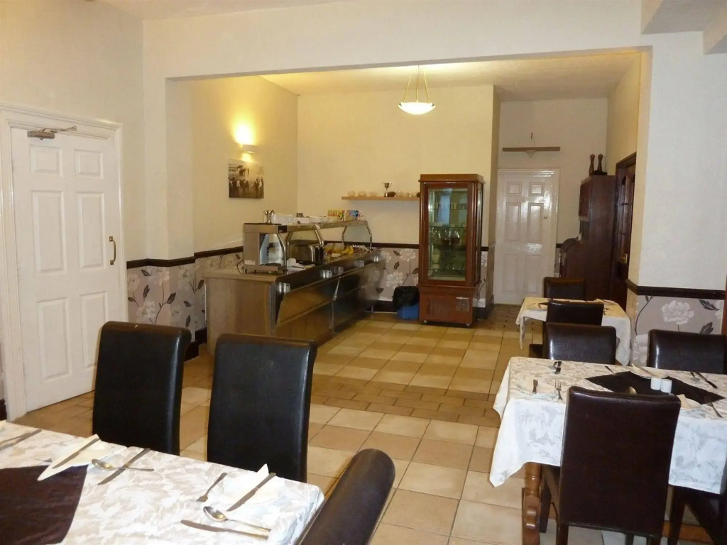 Bailey Ground Hotel
